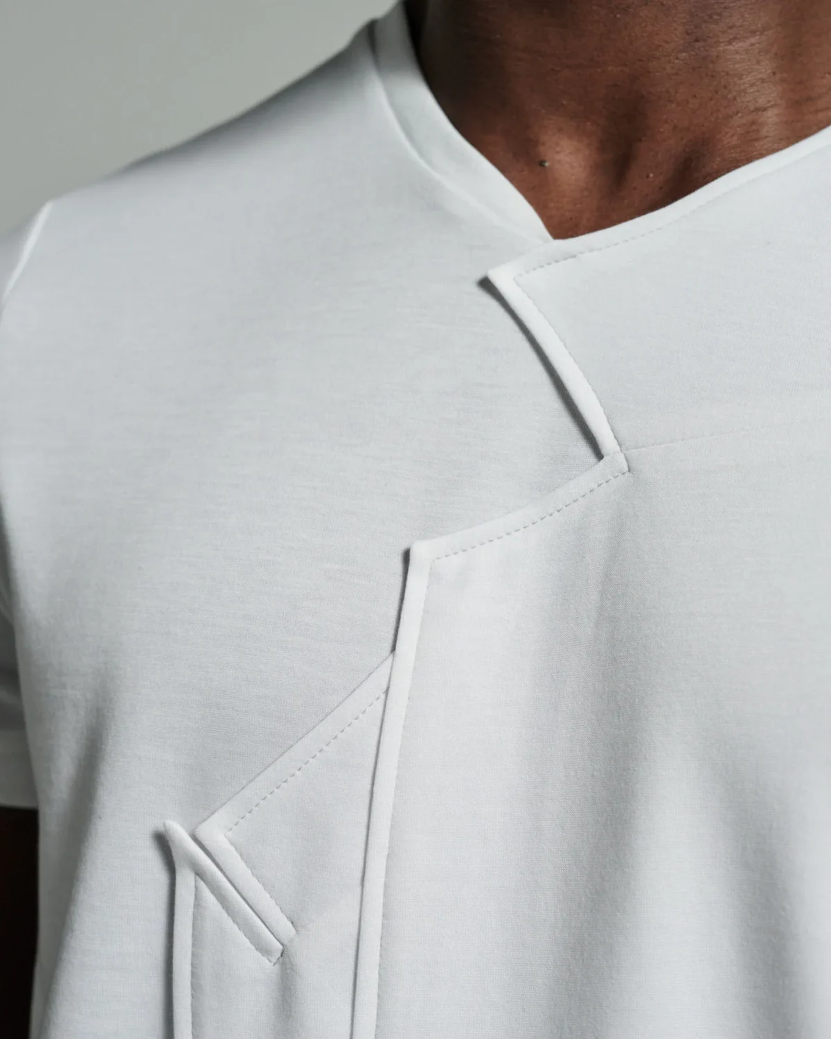 Crew-neck with Peak Lapel Appliqué