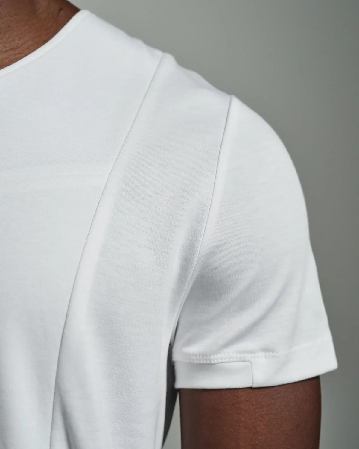 Crew-neck with Peak Lapel Appliqué
