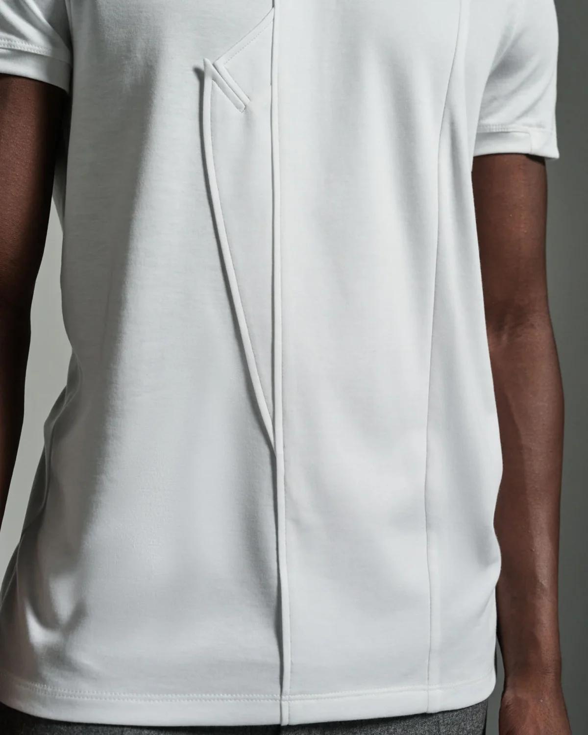 Crew-neck with Peak Lapel Appliqué