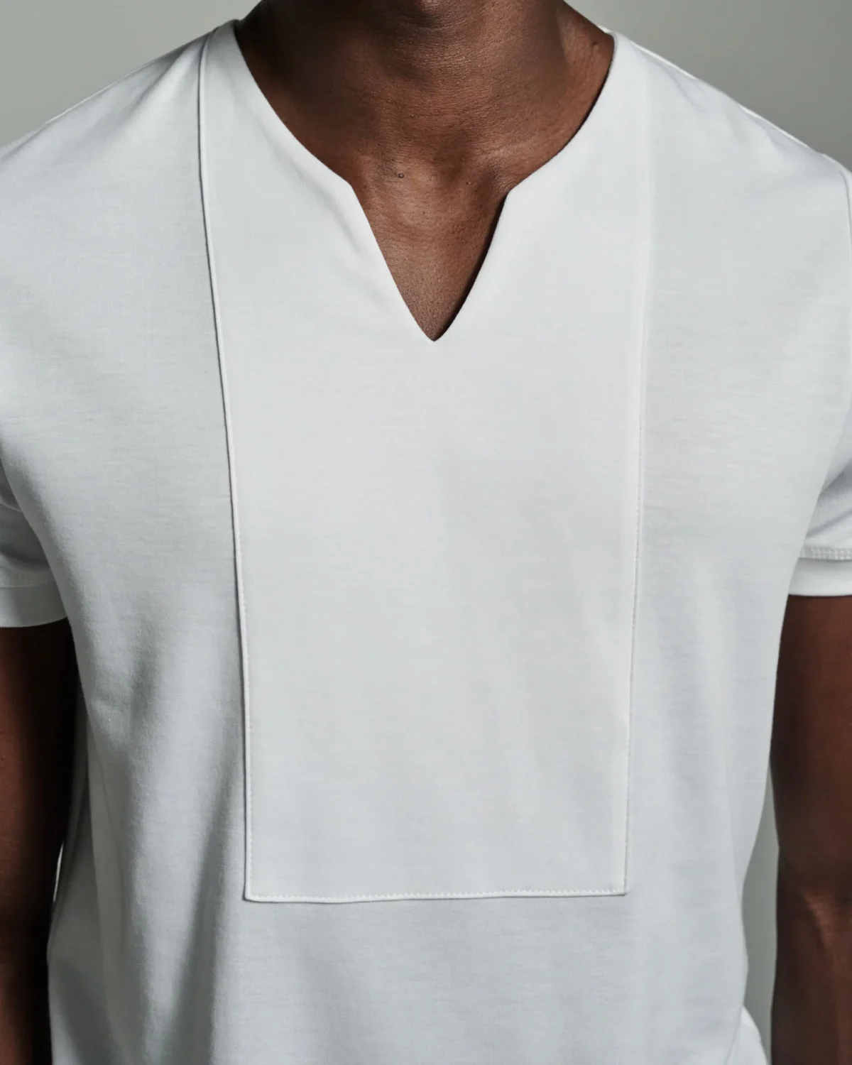 Bib-Fronted Notched Neck