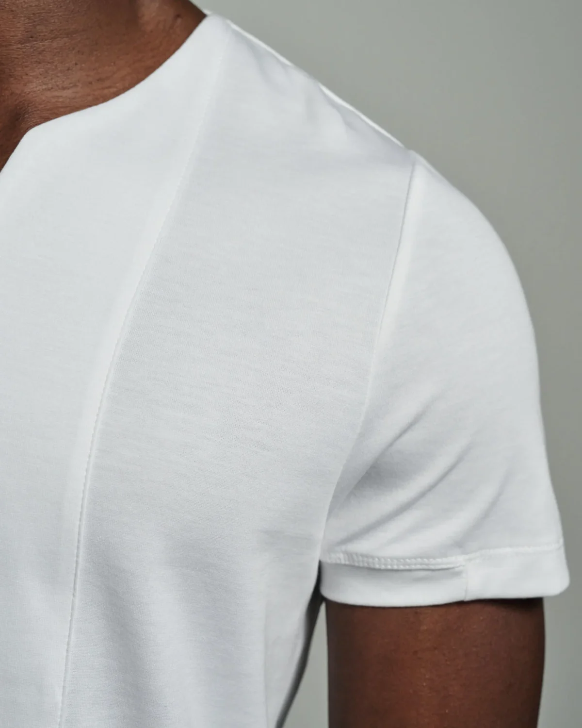Bib-Fronted Notched Neck