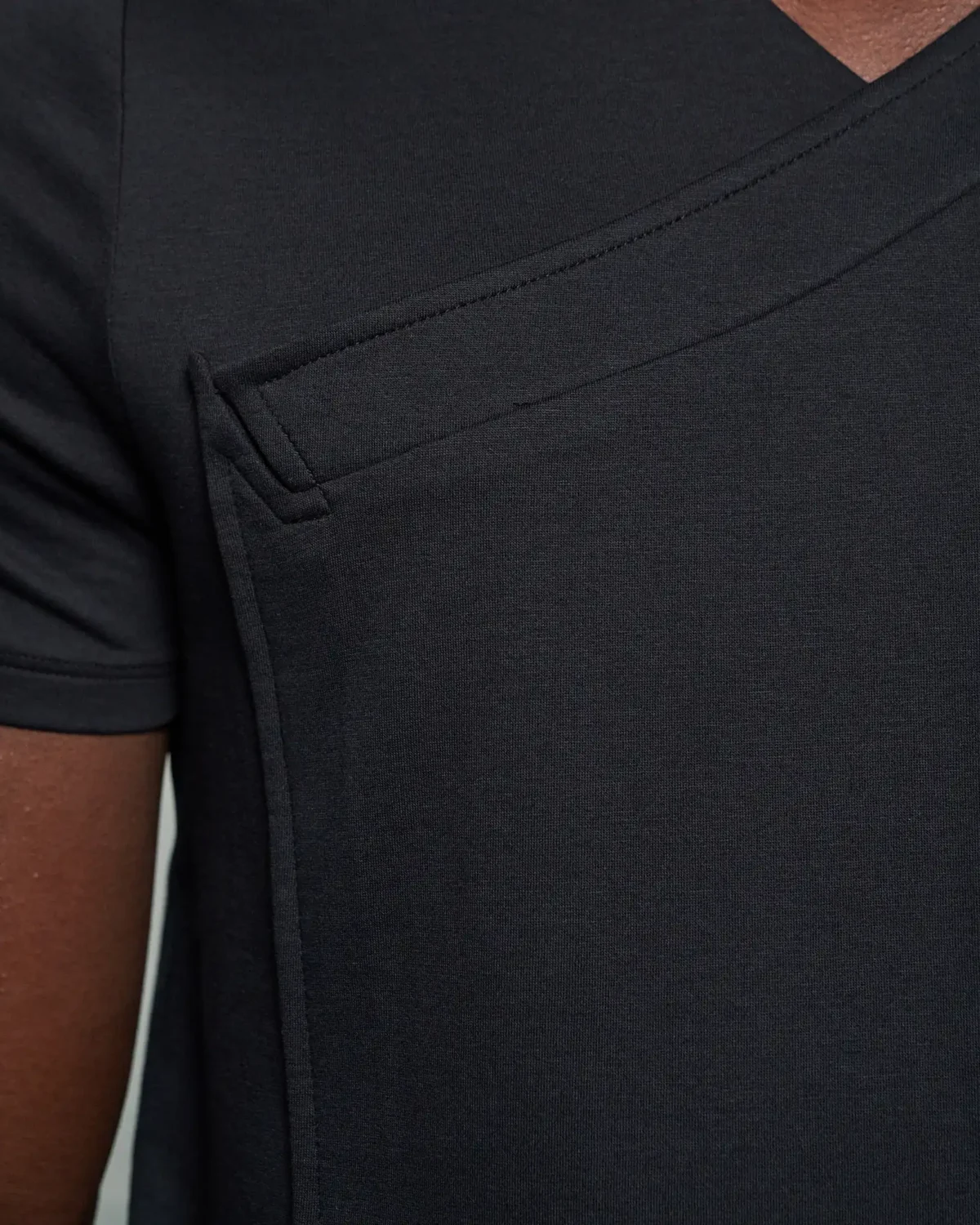 Peak Lapel Appliqué Front Slim Fit T-Shirt