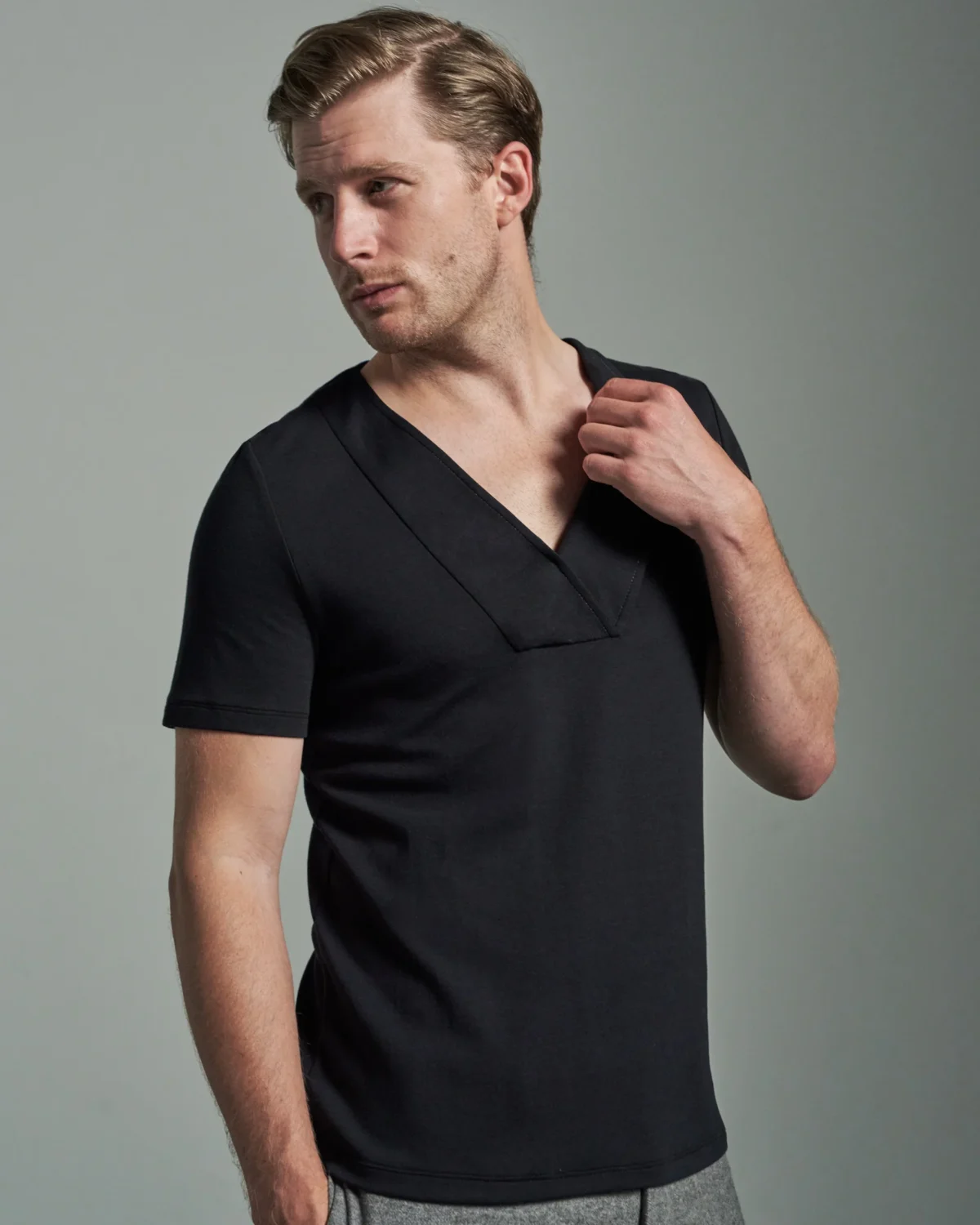 Slim Fit Folded Lapel V-Neck